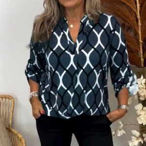 Womens Geometric Print V-Neck Blouse - Black & White